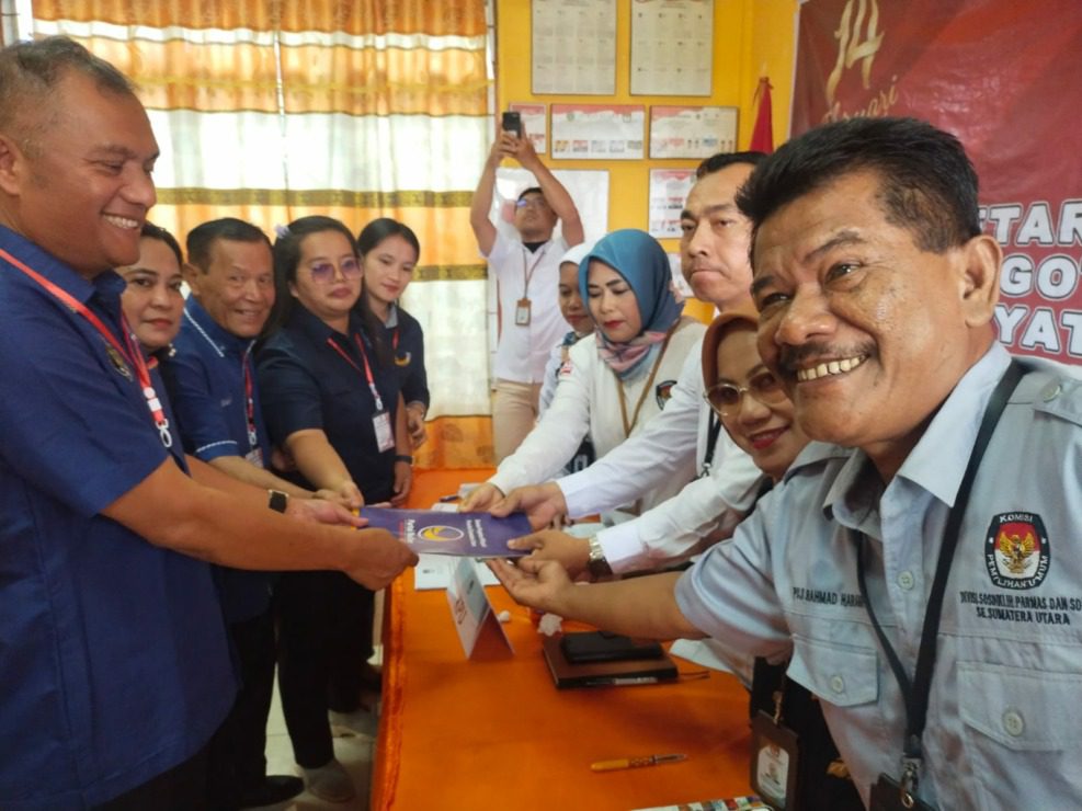 Partai Nasdem Mendaftarkan Calon Anggota DPRD Pertamanya ke KPU Simalungun
