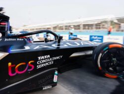 Jaguar TCS Racing dan Castrol Sukses Maksimalkan Transmisi EV Jakarta E-Prix 2023