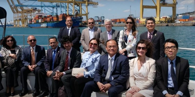 Kunjungan Duta Besar Lima Negara ASEAN ke Pelabuhan Barcelona di