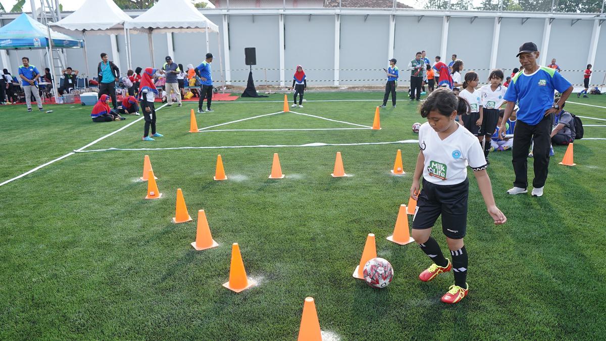 Tantang Pesepak Bola Putri Unjuk Skill di Soccer Challenge 2023