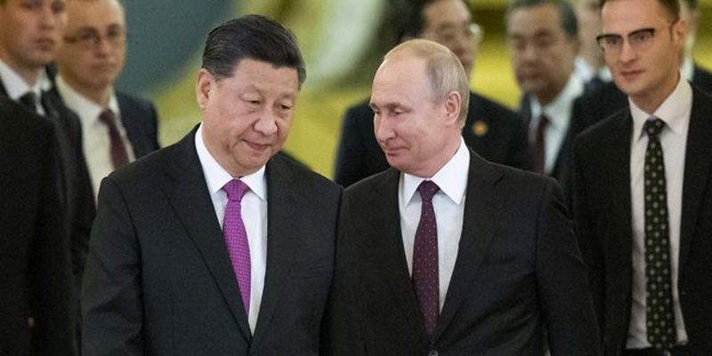 Xi Jinping Memberi Peringatan Kepada Vladimir Putin untuk Tidak Menggunakan
