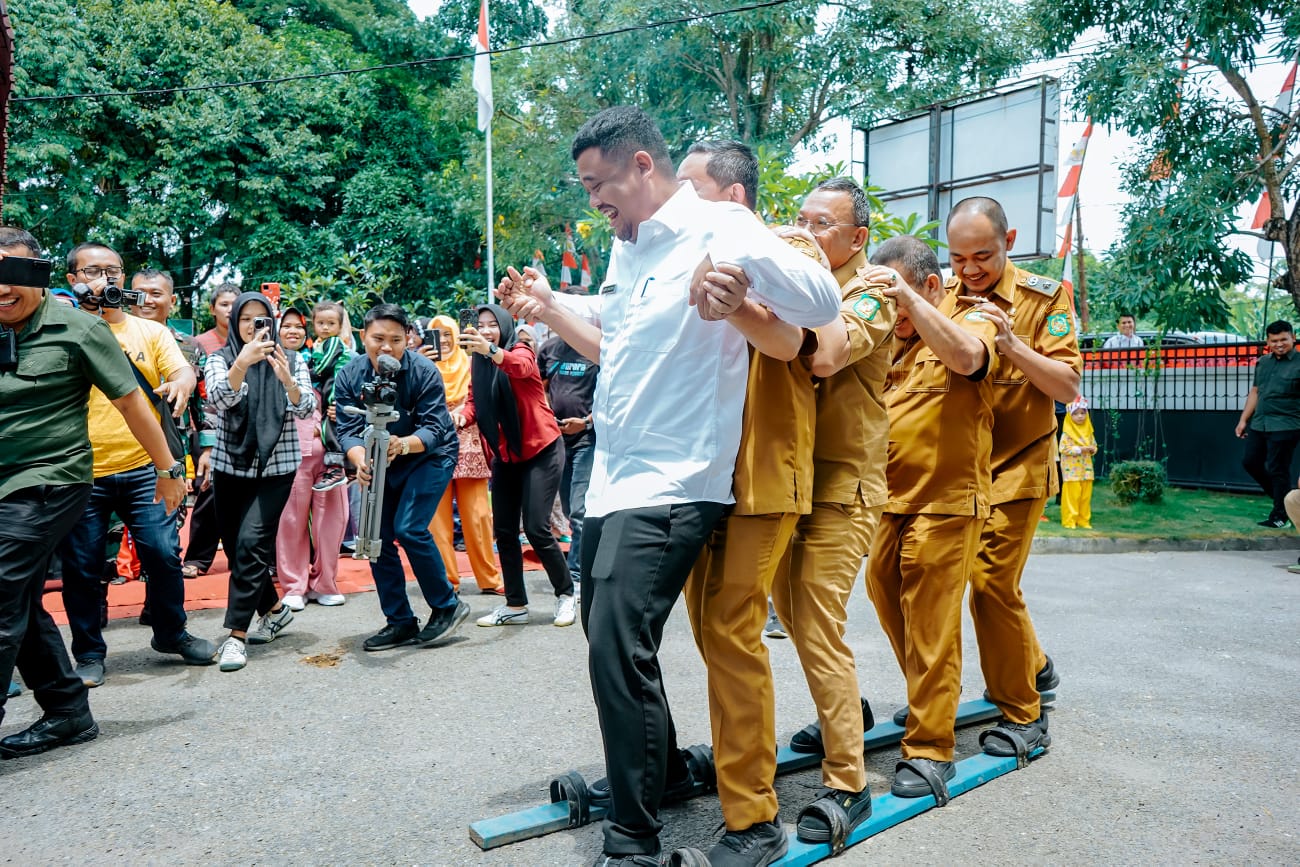 Ikut Bermain Terompah Bobby Memperkenalkan Kembali Permainan Rakyat Indonesia