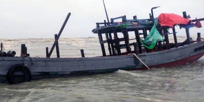 Kapal yang Mengangkut Puluhan Orang Rohingya Tenggelam di Tengah Perjalanan