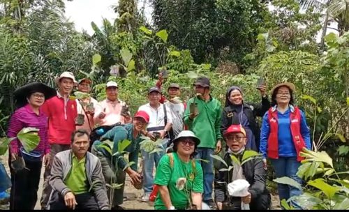 Merayakan Hari Ekologis Komunitas Keuskupan Agung Medan Bertanam Pohon