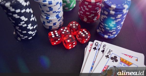 Online Gambling Addiction and the Threat to the Indonesian Generation