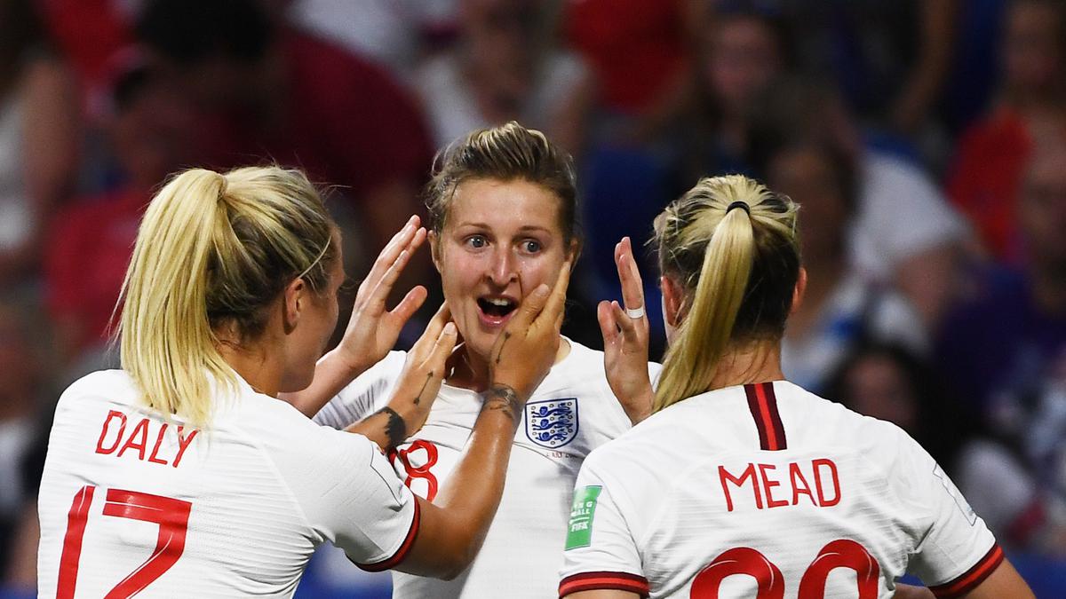 Suporter Inggris Mengajukan Permintaan Libur Nasional Jika Timnas Wanita Merebut