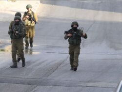 Serangan Militer Israel pada Tepi Barat, Mengurung Dua Rumah Warga.