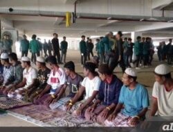Terusir di Myanmar, Politik Komoditas di Indonesia